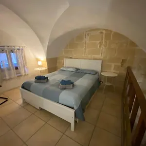 https://corte-dei-baroni.lecce-hotels.com