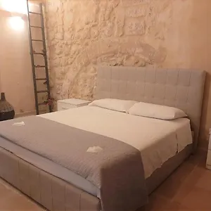 https://dimora-salentina-via-scarambone-lecce.lecce-hotels.com